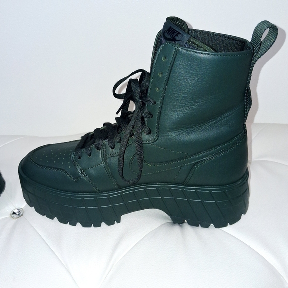 nike platform boots